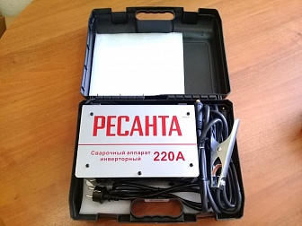Сварочный аппарат РЕСАНТА САИ-220 в кейсе (220В, сварочный ток 220А)